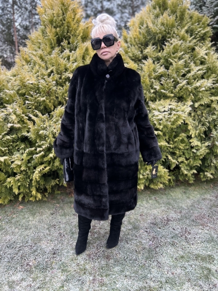 Juodi audinės kailiniai Kaina 0€